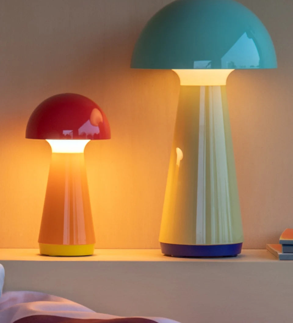 Remember-BobbiTableLamp-Coral-2_960x1216_ac103f8a-ec8a-45af-91dd-e5ece39182ab.webp
