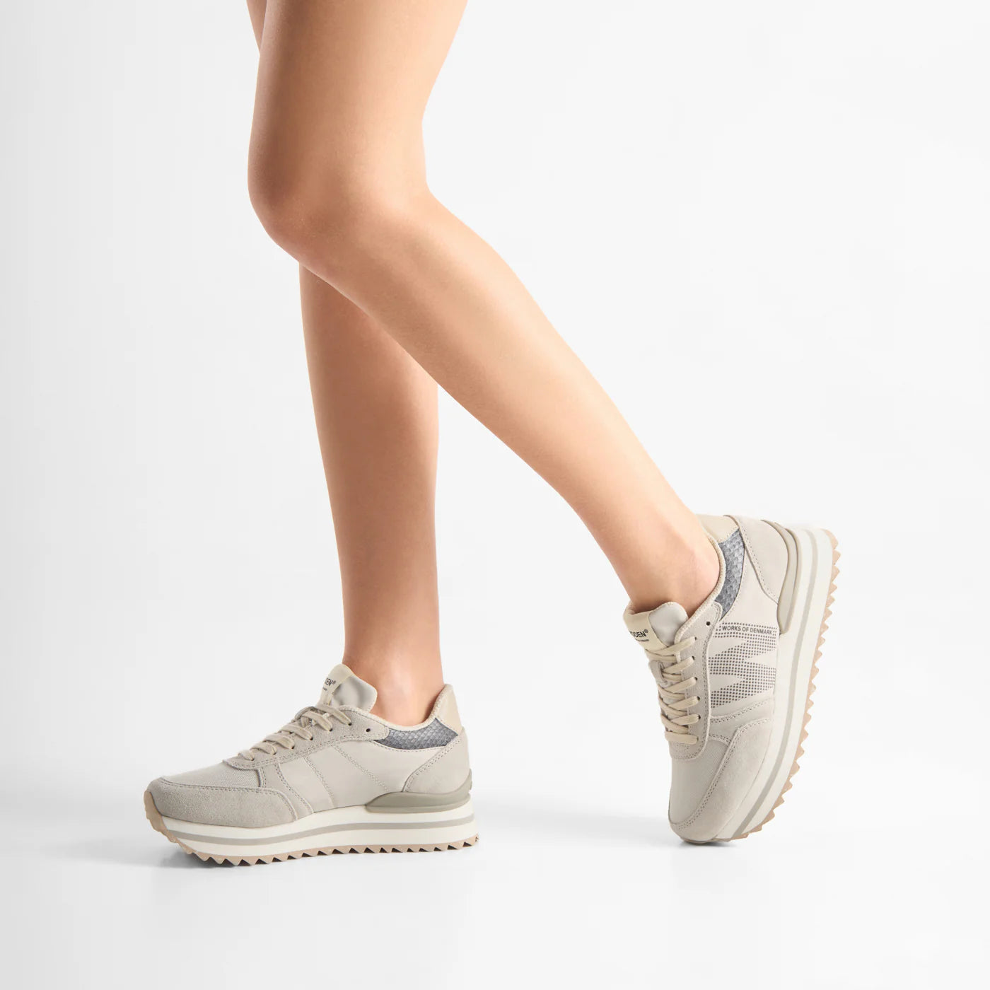 Woden Ronja Plateau | Delphin