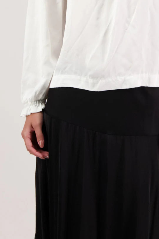 Rosetta-Skirt-Black5_540x_6d7e23de-facb-4edf-9c14-a6bdaa272b5e.webp