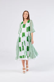 Au Hasard D'un Voyage Short Sleeve Dress | Green Block Art