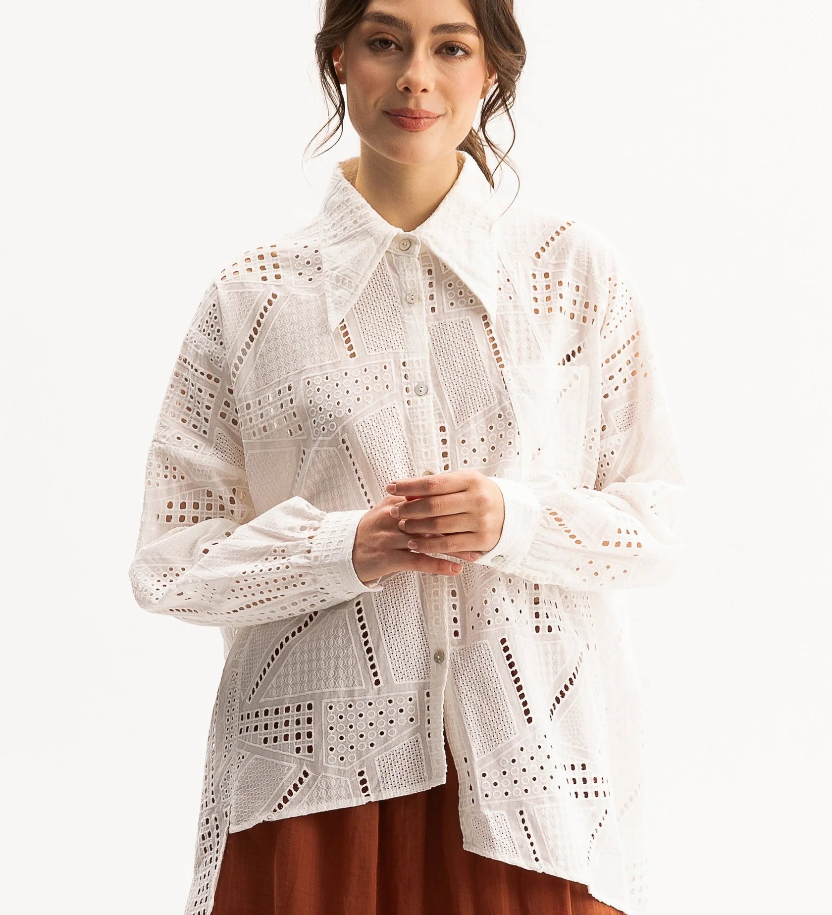 SH05AylaShirt-White_SK05MollySkirt-Brick-2132.webp