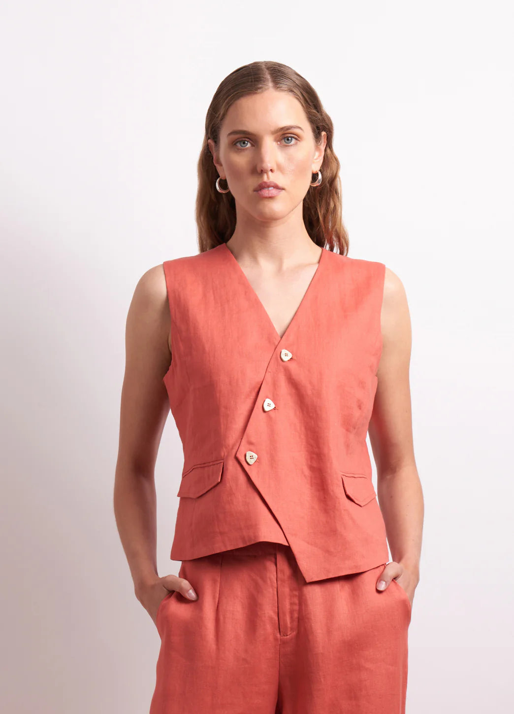 Neris High Life Vest | Paprika