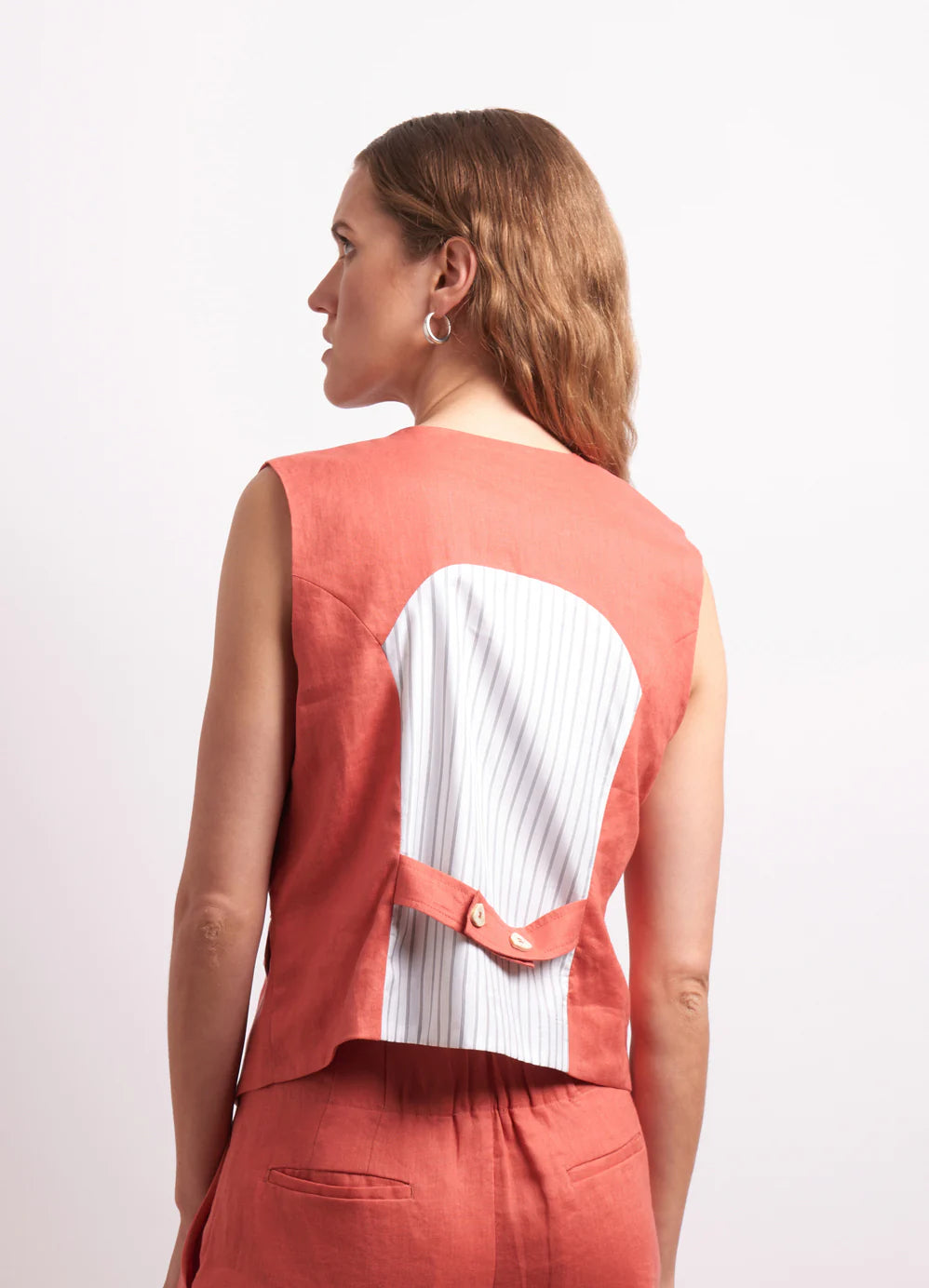 Neris High Life Vest | Paprika