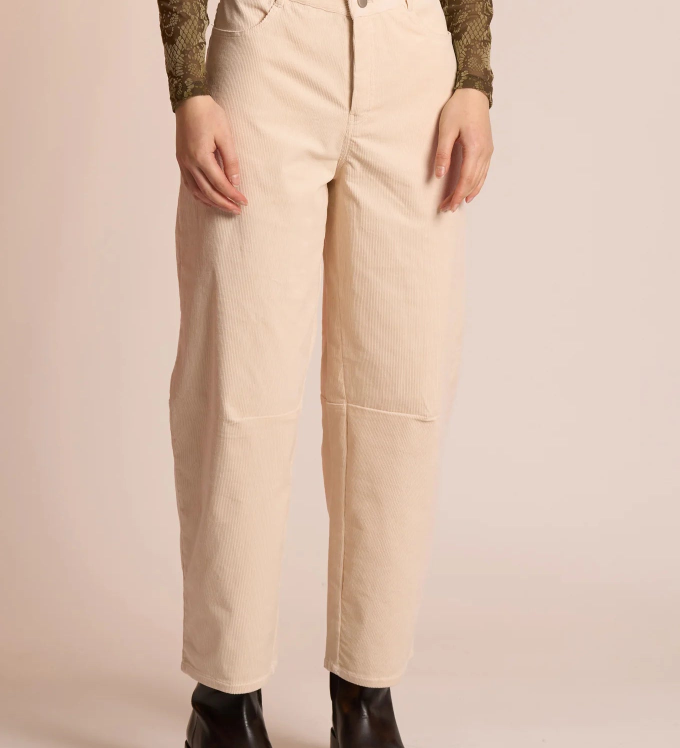 SN2897_Ecru_Neris_Women_Clothes_DAKOTA_PANT_9401106437683_2.webp