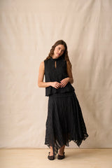 Neris Art House Top | Ebony