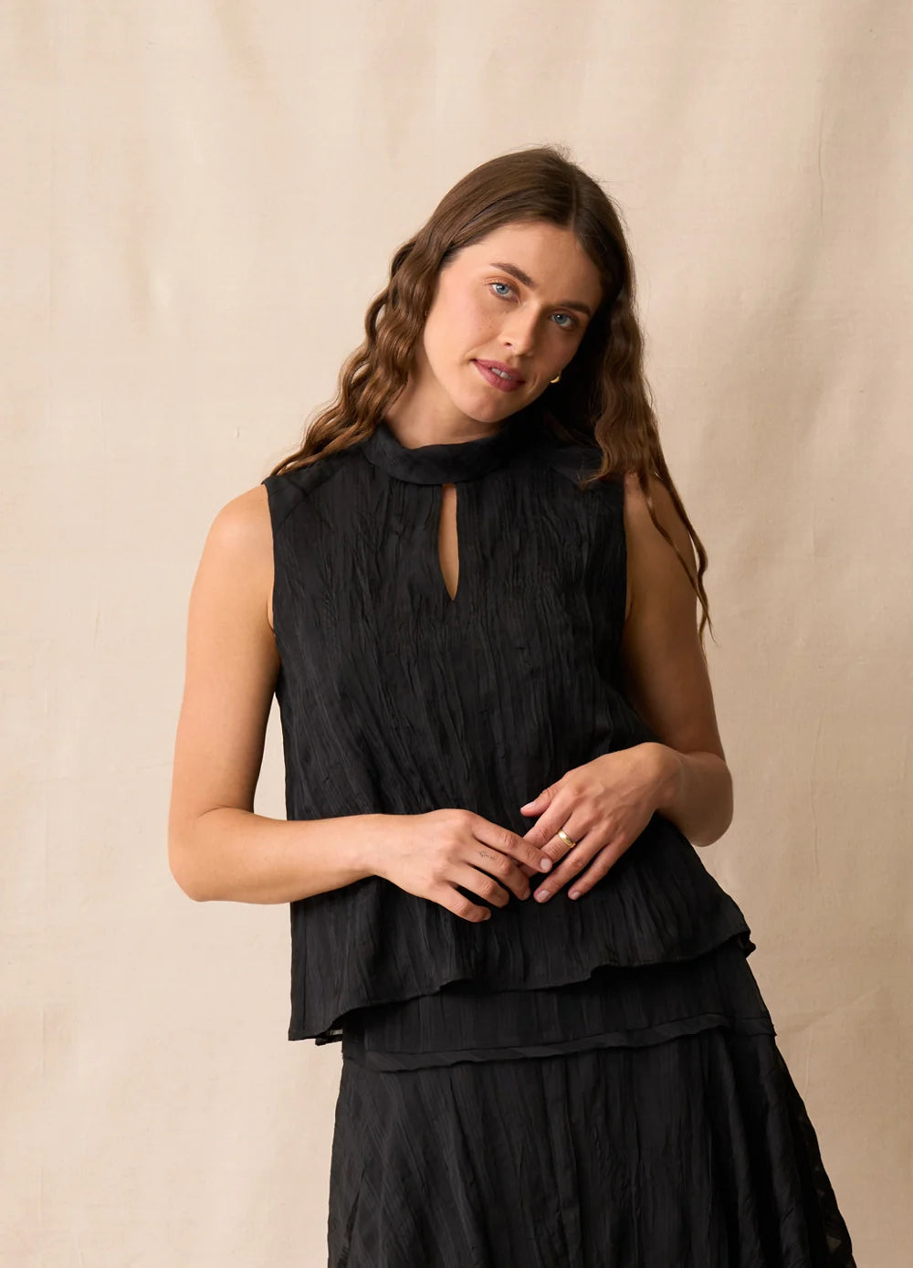 Neris Art House Top | Ebony