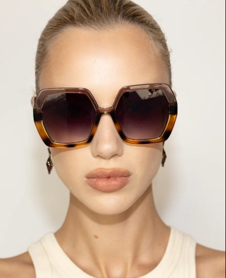 Reality Anya Sunglasses | Grey Turtle