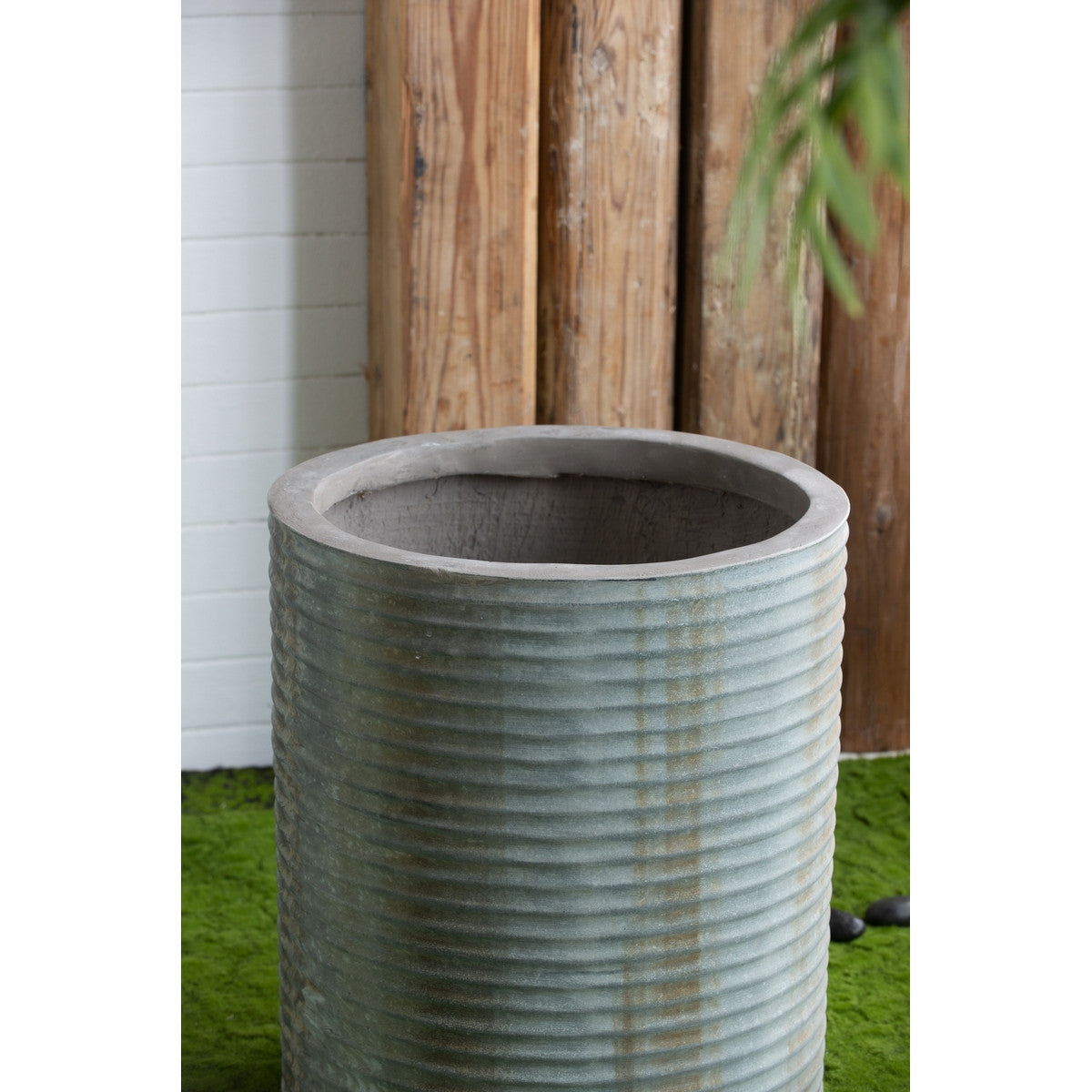Rembrandt Small Outdoor Planter Rustic Olive