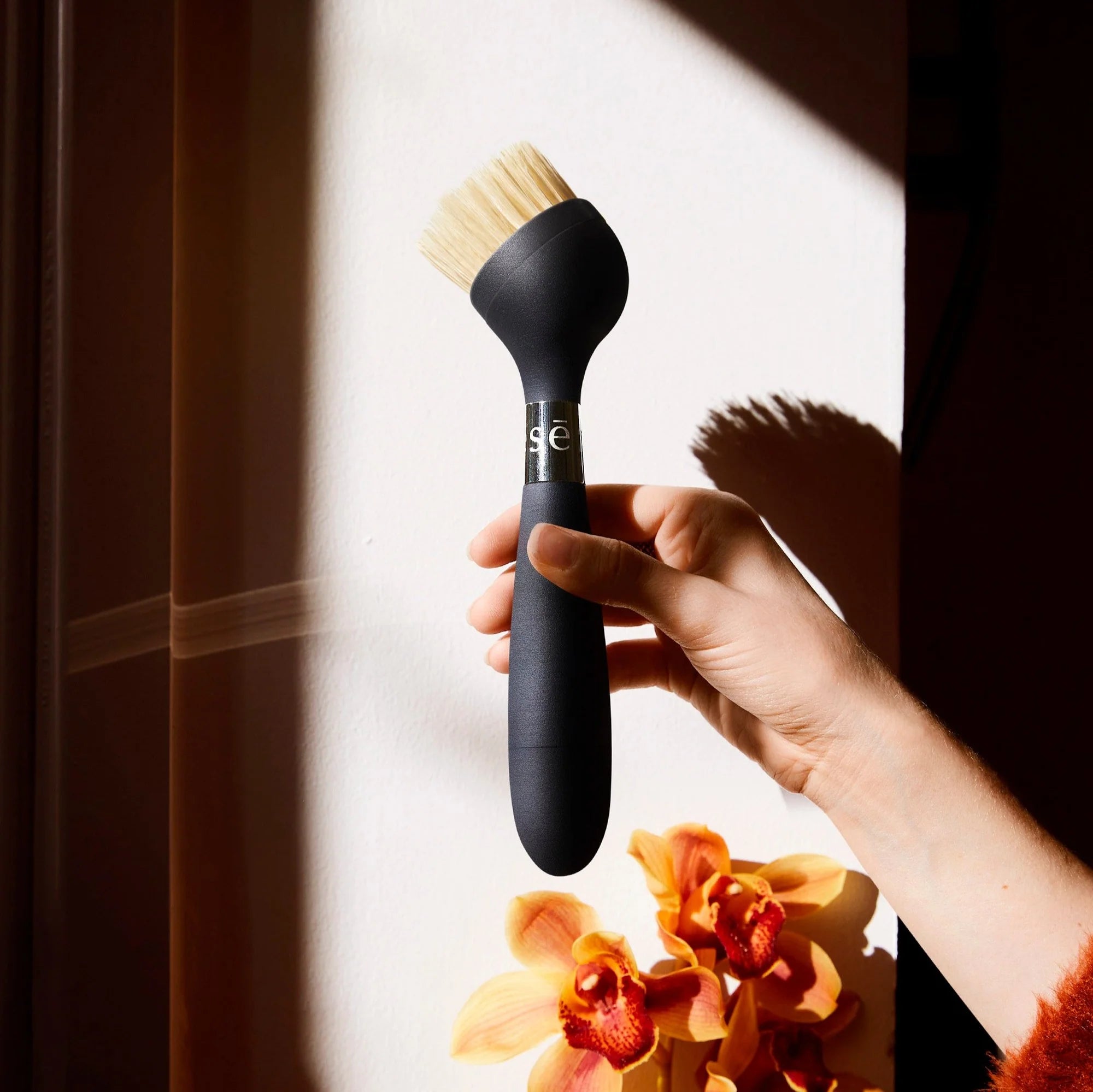 The_ONE_BRUSH_by_Yeseco_Vert_0001_Layer3_2000x_7e4b3676-5d32-4a8c-9a49-84c9f712723c.webp