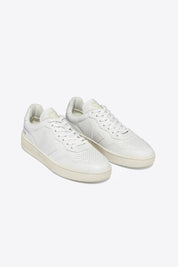 Veja V-90 Leather Sneaker | Extra White
