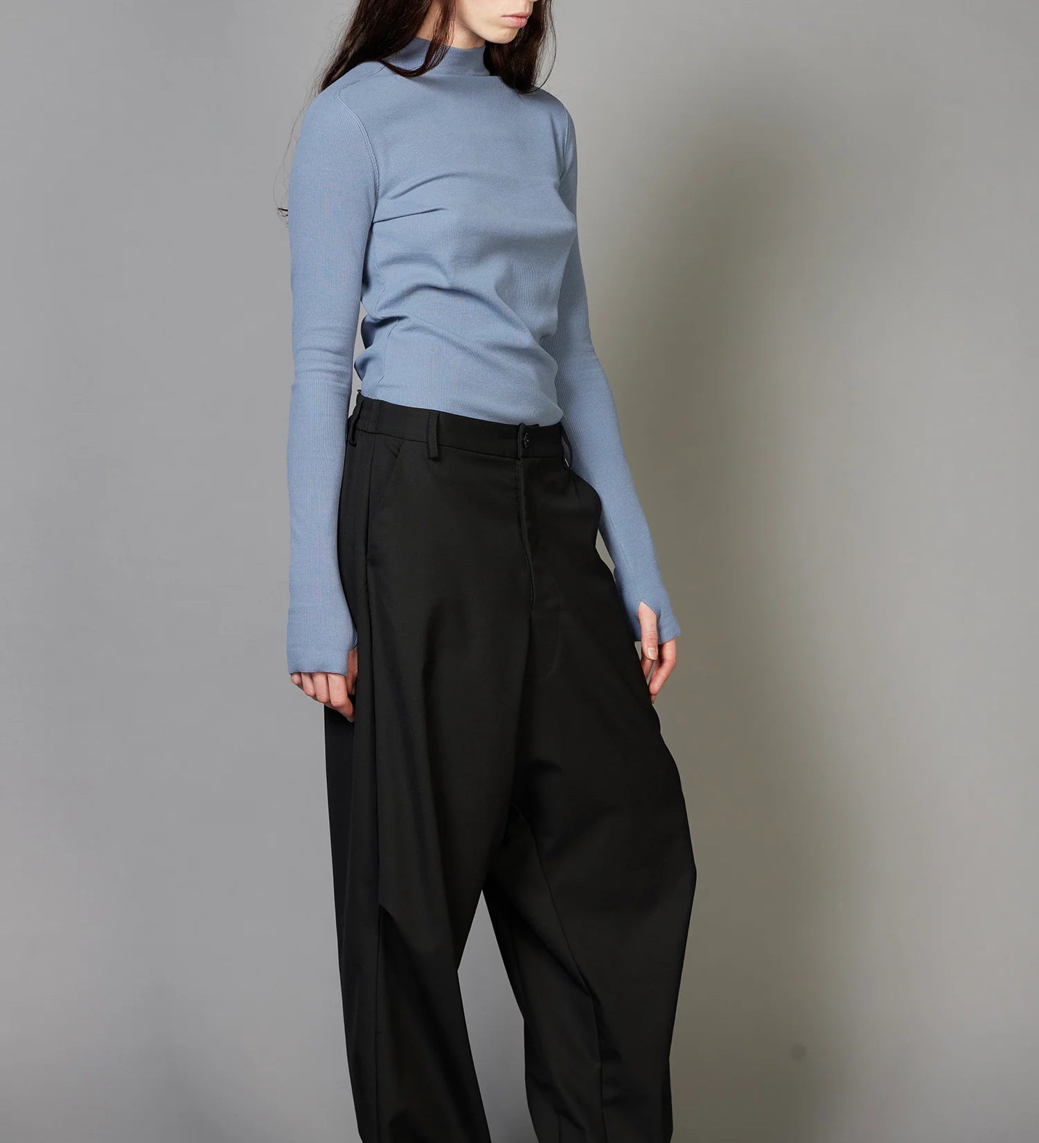 ZW26_DropoutW_Suitblack_08_2000x_d49da4c9-a7d6-4bb0-82aa-6a53016985c7.webp