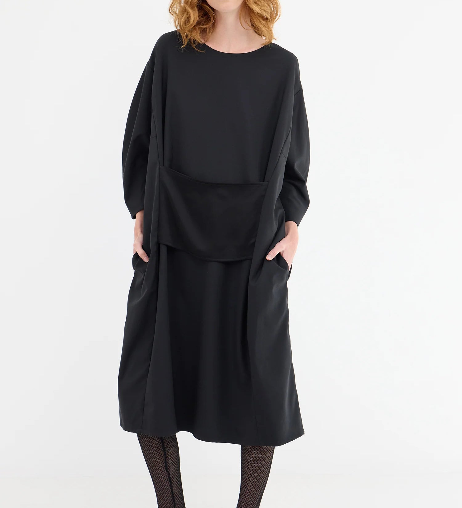 ZW26_Sashe_Suitblack_09_2000x_f74c30da-0278-4679-93b2-2824c590abbe.webp