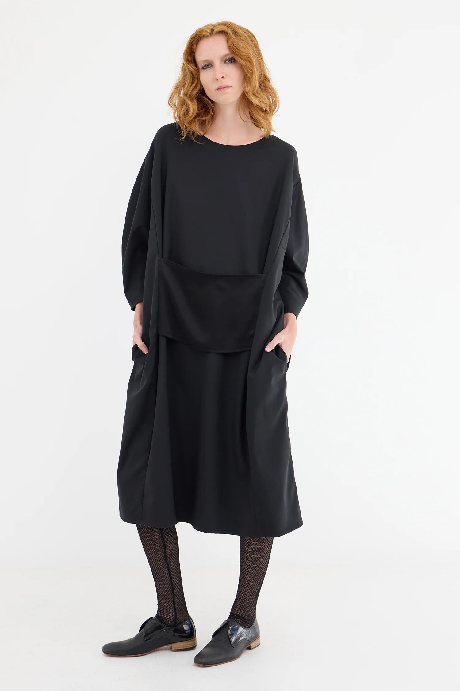 ZW26_Sashe_Suitblack_09_2000x_f74c30da-0278-4679-93b2-2824c590abbe.webp
