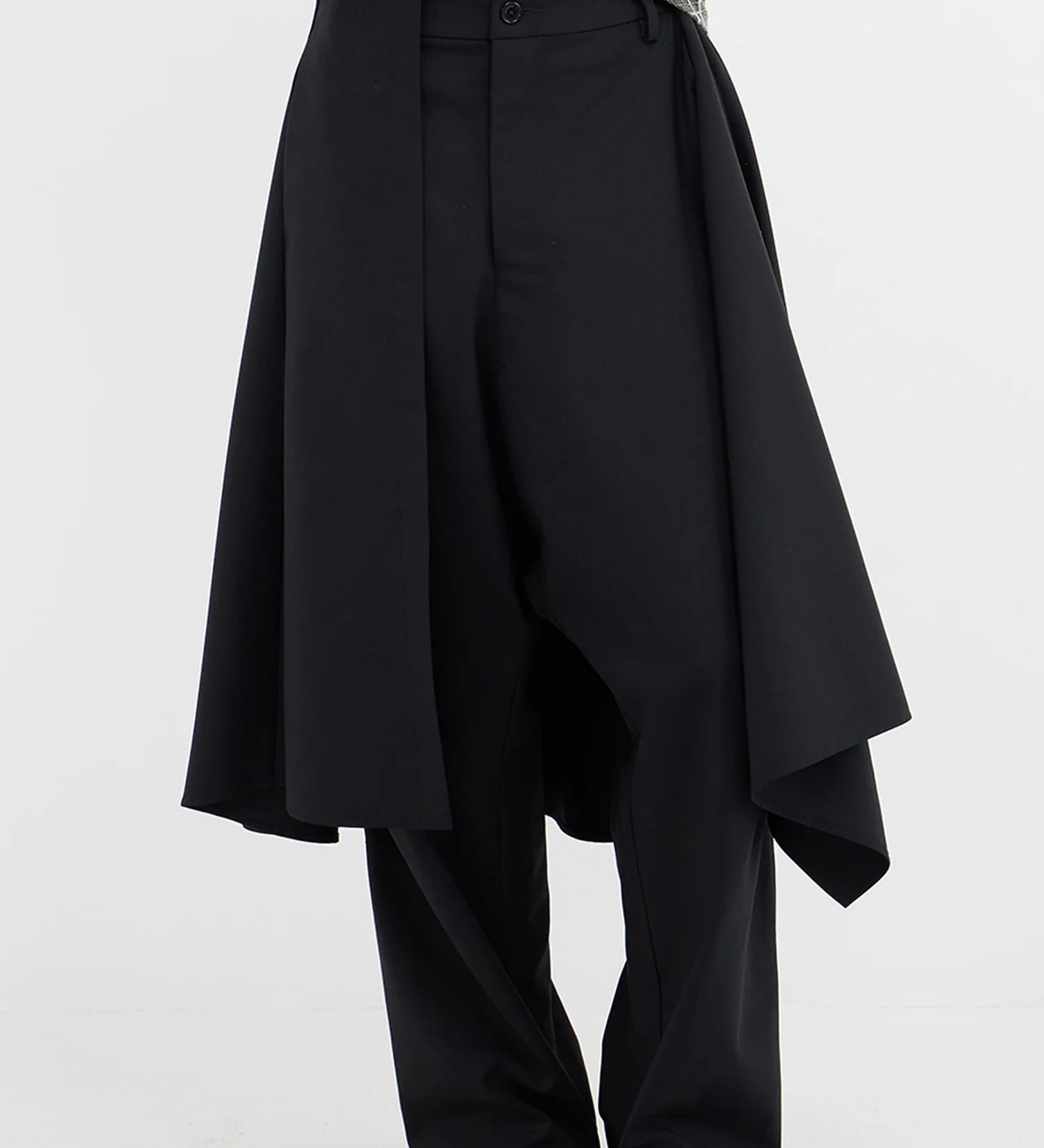 ZW26_Utility_Suitblack_14_2000x_16f36753-8e68-4d18-9031-b3f4989fe3ac.webp