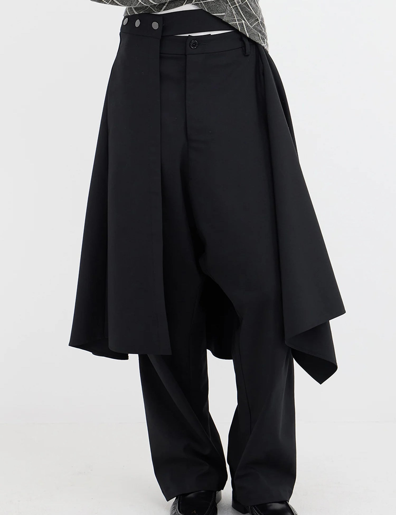 ZW26_Utility_Suitblack_14_2000x_16f36753-8e68-4d18-9031-b3f4989fe3ac.webp