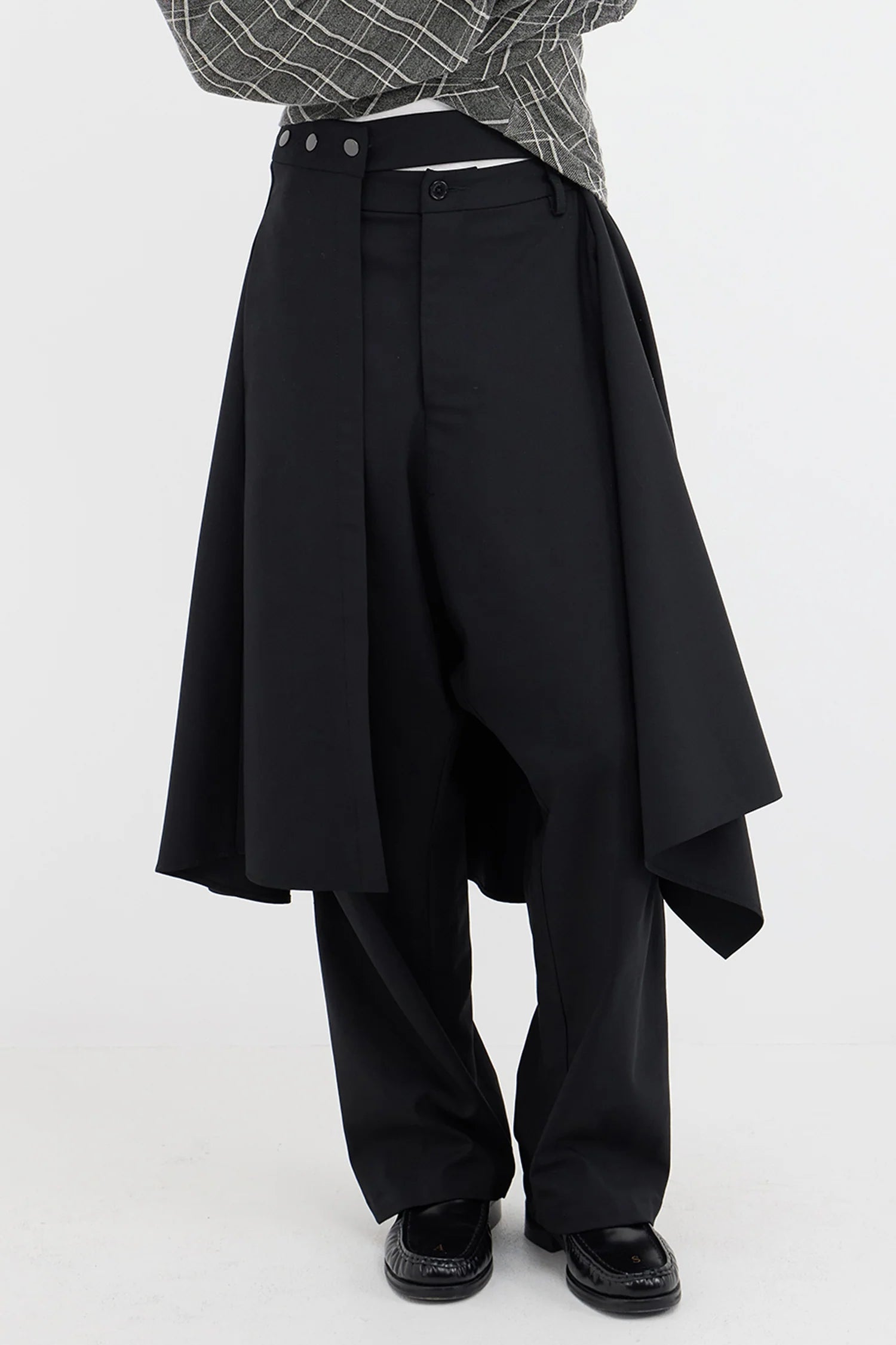 ZW26_Utility_Suitblack_14_2000x_16f36753-8e68-4d18-9031-b3f4989fe3ac.webp