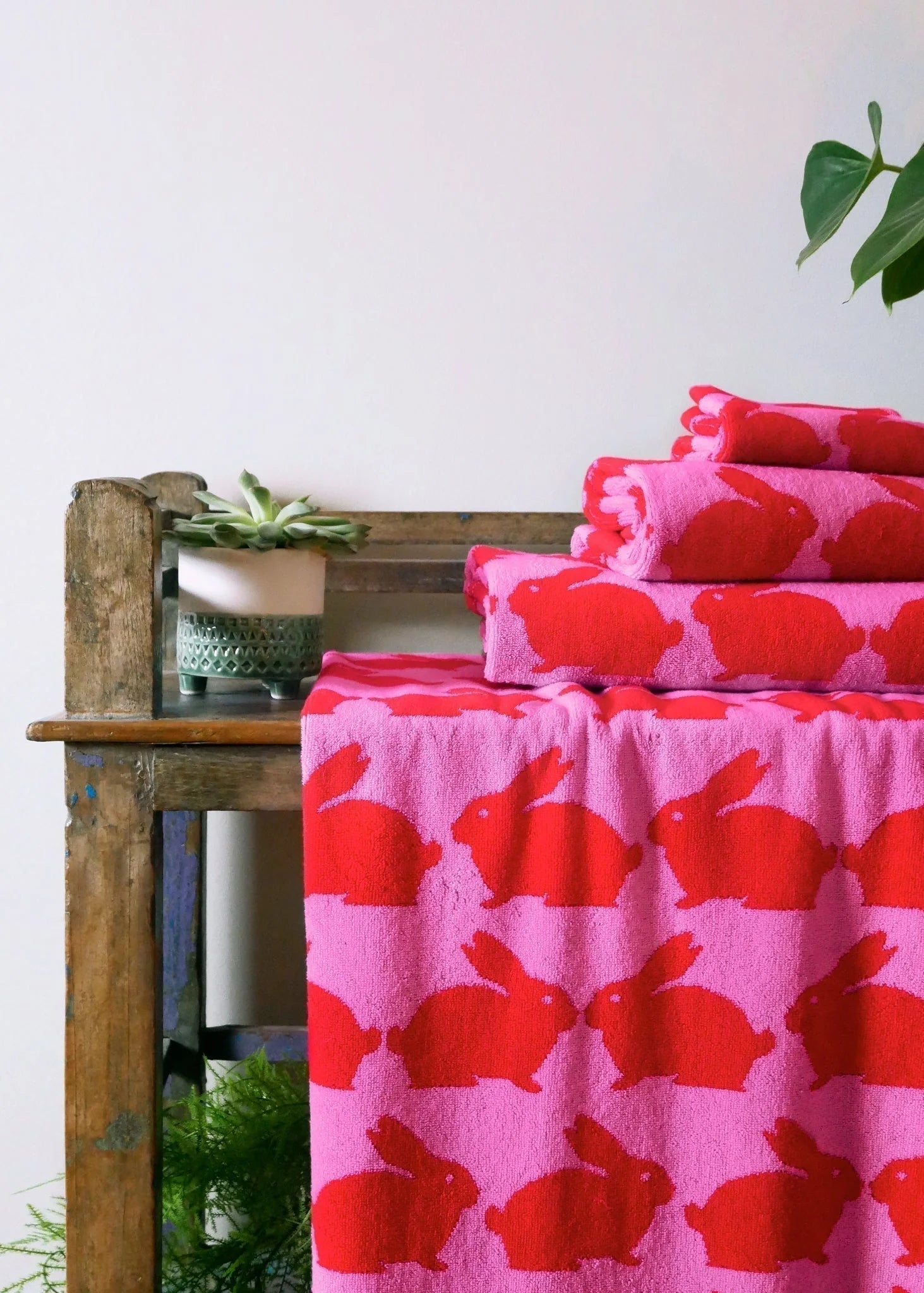 Anorak Organic Cotton Towels | Kissing Rabbits Bath Towel