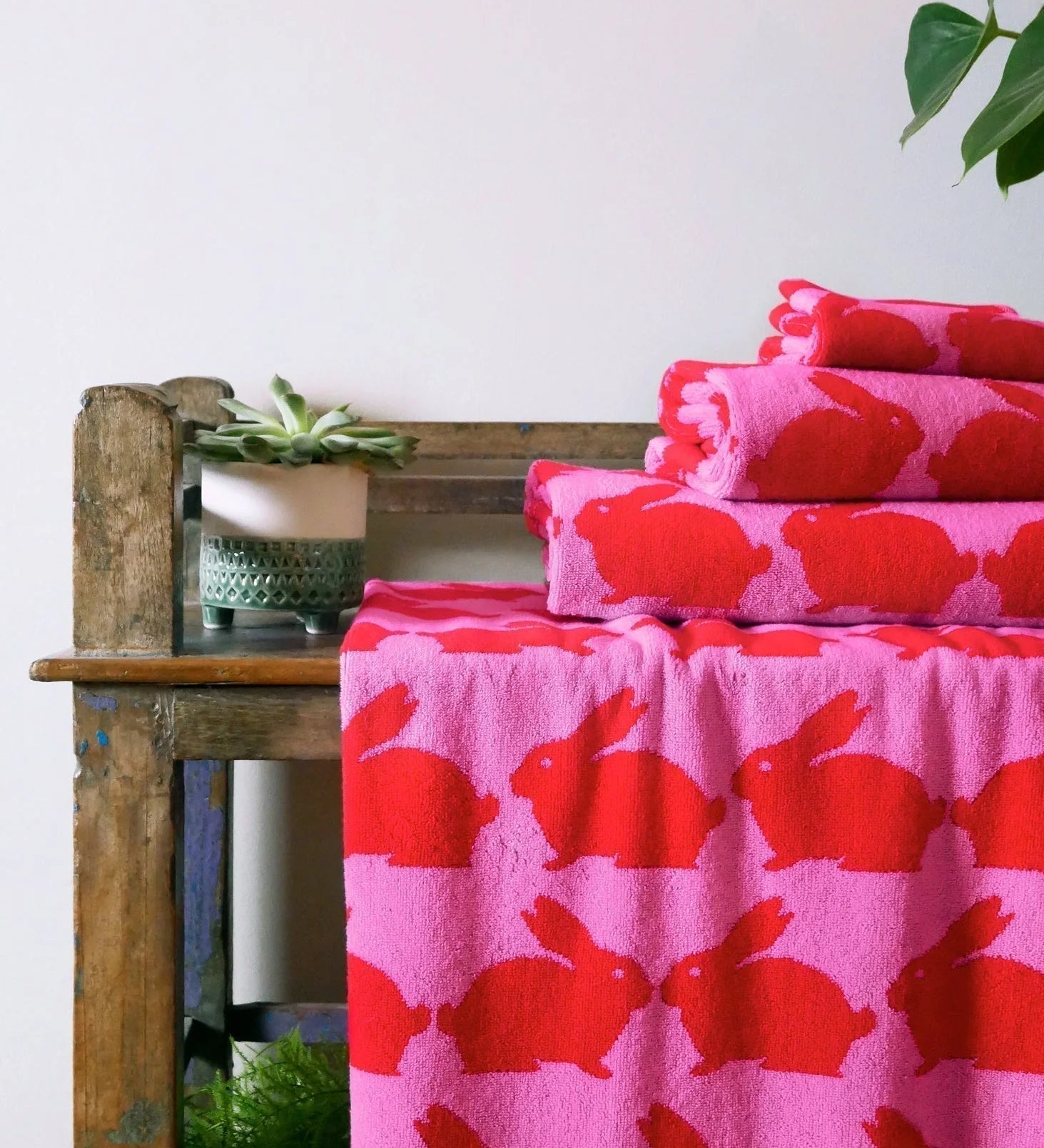 anorak_pink_rabbits_towels_b85d7636-e6ac-4e0a-ad45-afe3ea4c81e2.webp