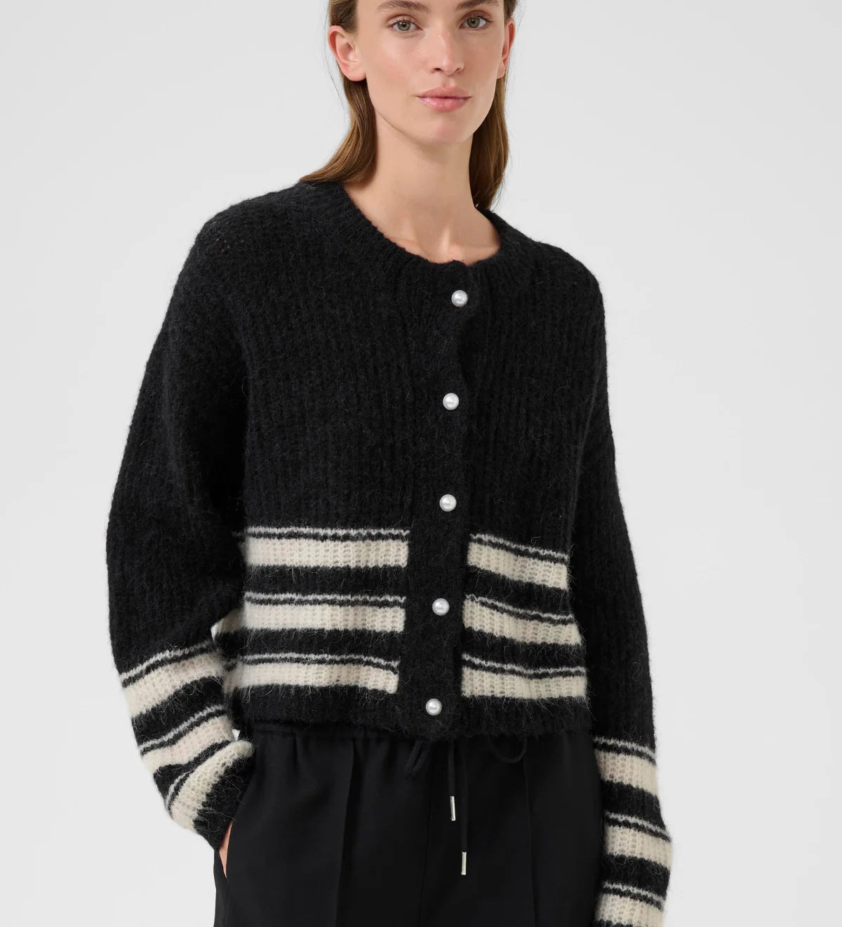 carriecardigan-karenbysimonsen-treasurebox_6_2000x_ad1f8460-baf3-48ac-afe8-a29727502e4e.webp