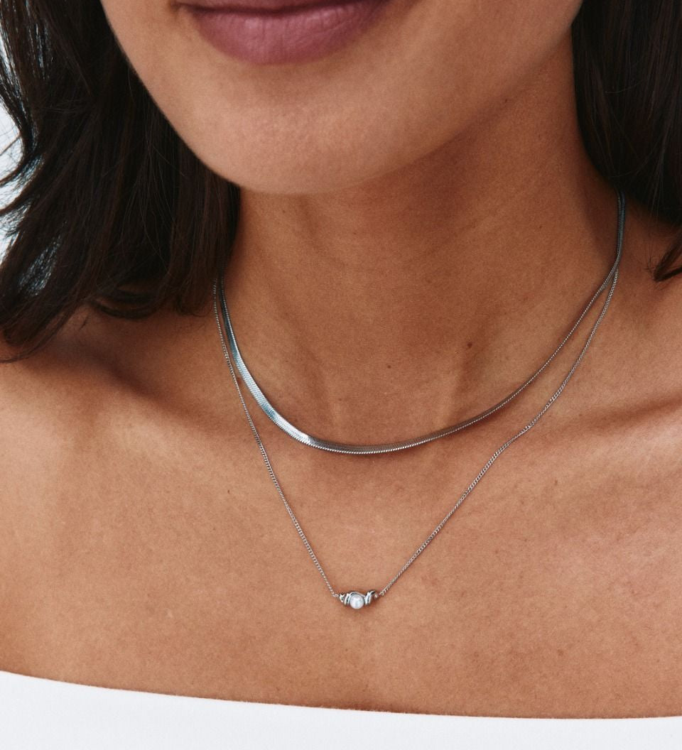 edblad-margot-necklace-silver-cu-130426_a342b144-226f-438c-8a8b-659a9752df23.jpg