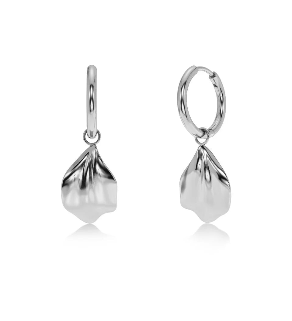 edblad-petal-hoops-silver-pi-130442.webp