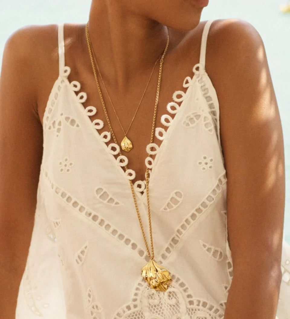 edblad-petal-necklace-l-gold-cu-130445.webp