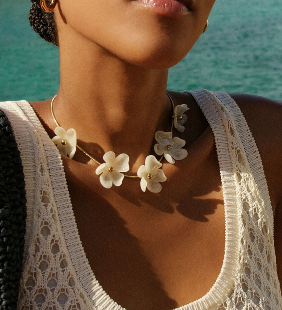 edblad-wildflower-necklace-offwhite-gold-cu-130484.jpg