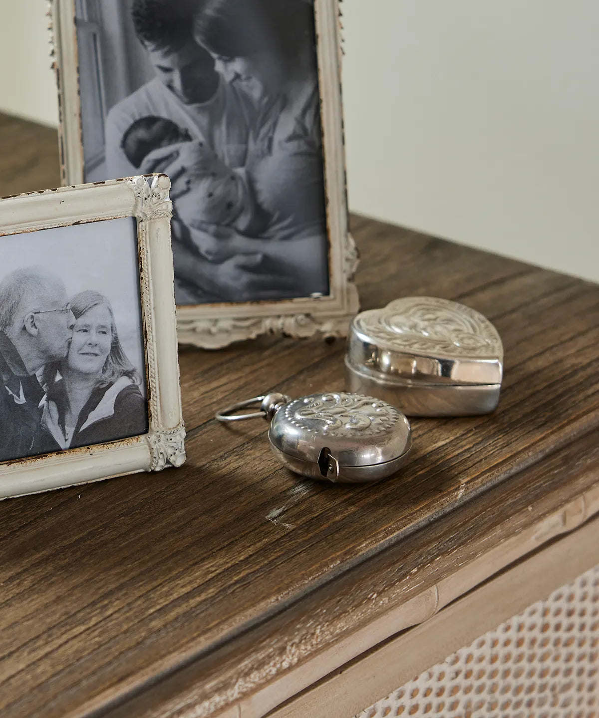 French Country Embossed Heart Box | Silver