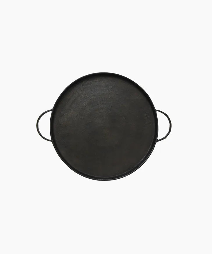 French Country Balto Round Iron Tray With Handles | Black