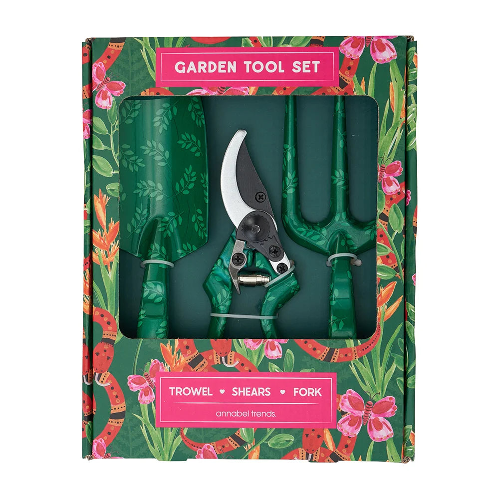 gardenset_kidsgardengiftideas_giftkids_gardenideas_presentforchildren_goodgiftideachildren.webp