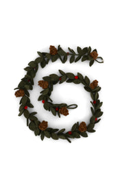 Gry & Sif Garland With Red Berries