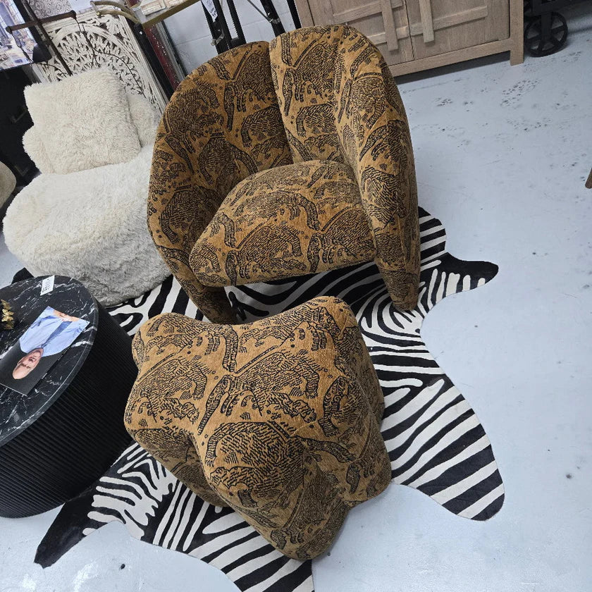 Rembrandt Huntress Ottoman | Tiger