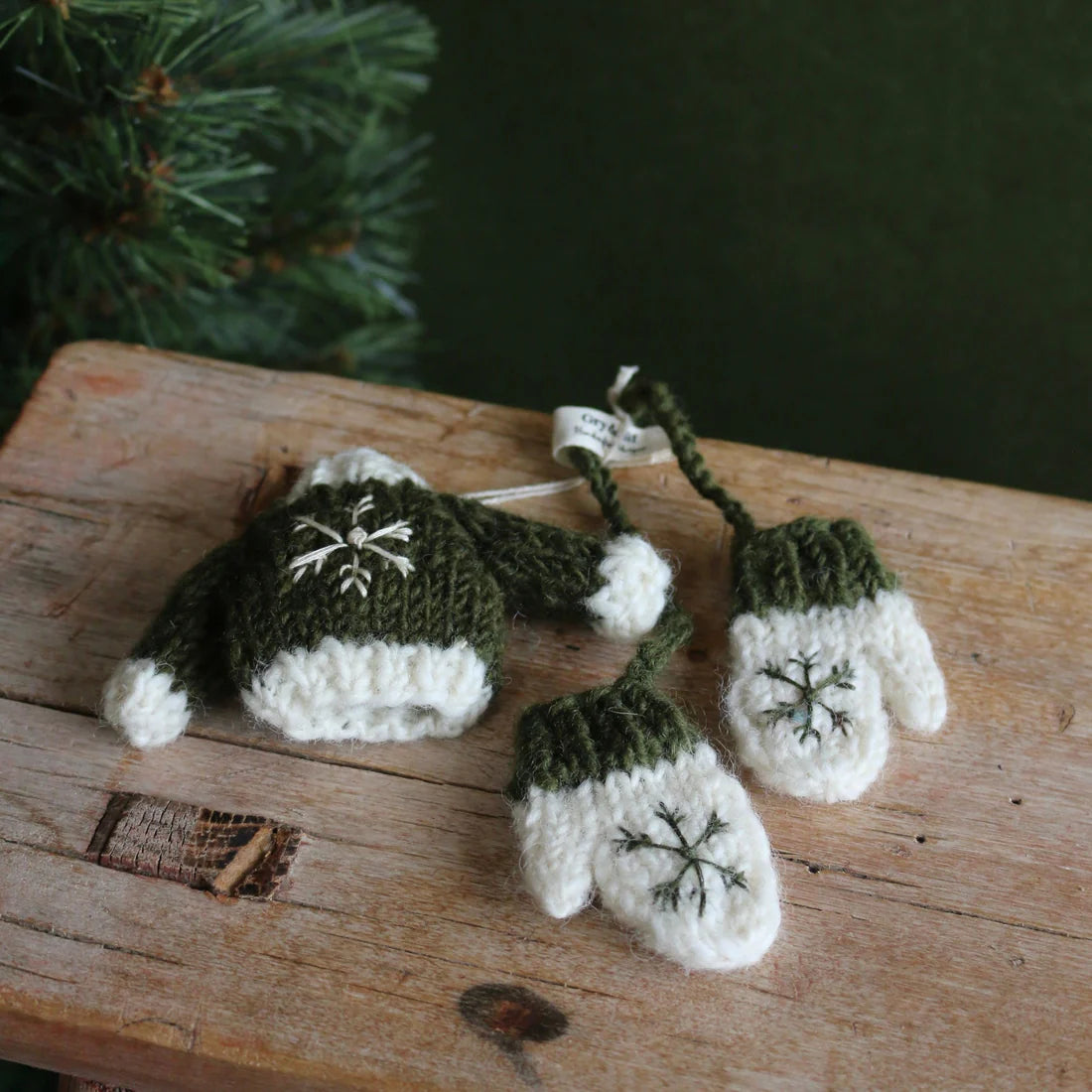 Gry & Sif Knitted Sweater & Gloves Decoration | Green