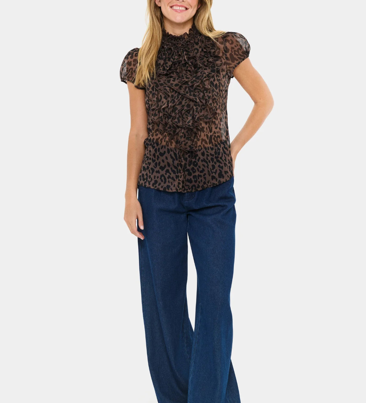 liljashirt-chocolatebrown-sainttropez-treasurebox_3_2000x_50d6e45c-8016-44ea-b6ba-36fcf0ce0c91.webp