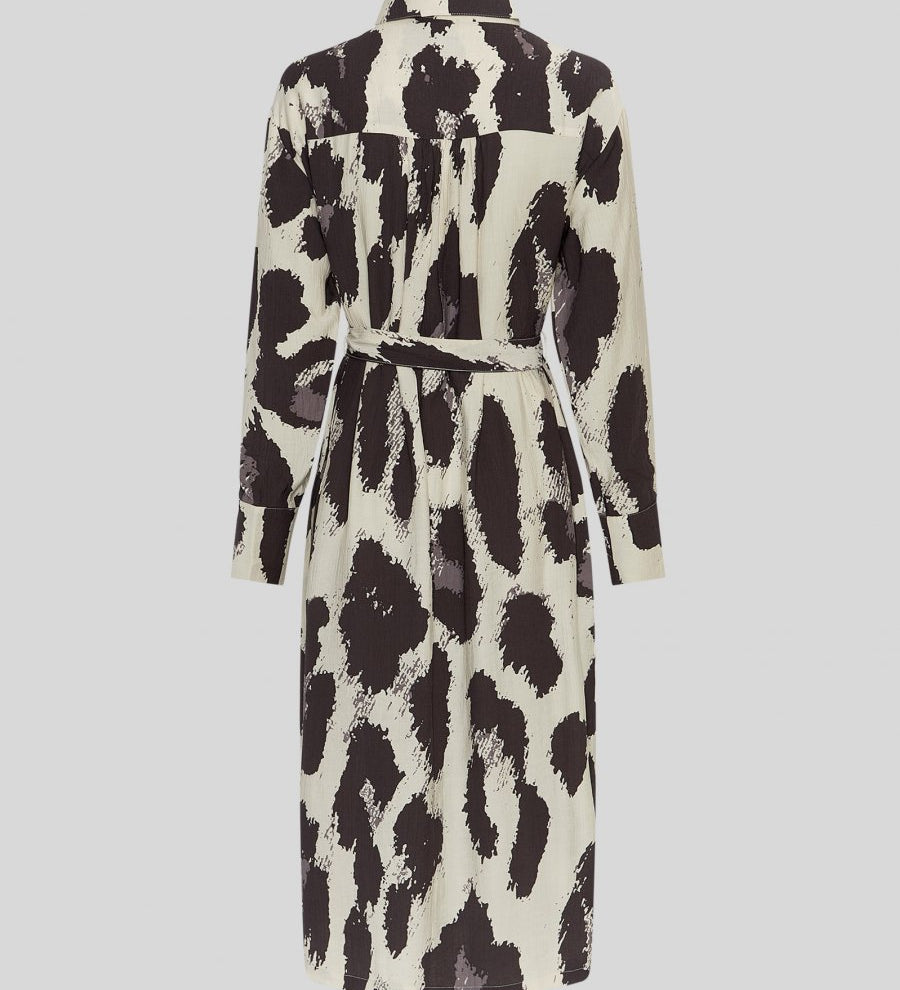 msch-copenhagen-mschkaralie-jusia-shirt-dress-aop_900x1126c_775d8880-bb0b-4e60-9209-641d59d33d3c.jpg