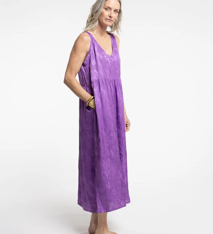 new-lands-marvel-dress-purple2_720x_444d4c82-8c6f-4c21-a24a-80563b84543c.webp