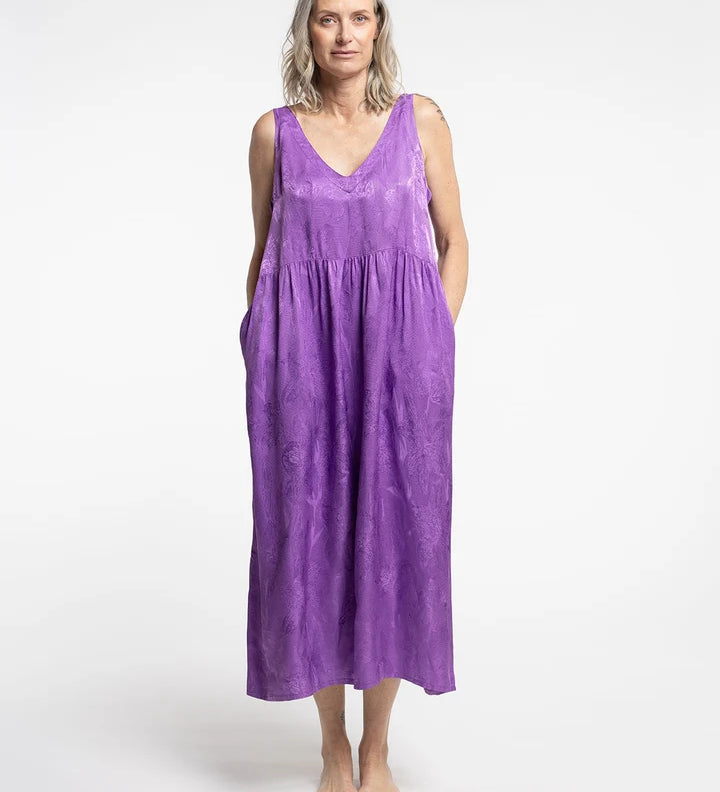 new-lands-marvel-dress-purple_720x_67cdc13c-ede3-4f81-b141-669c5d6704e7.webp