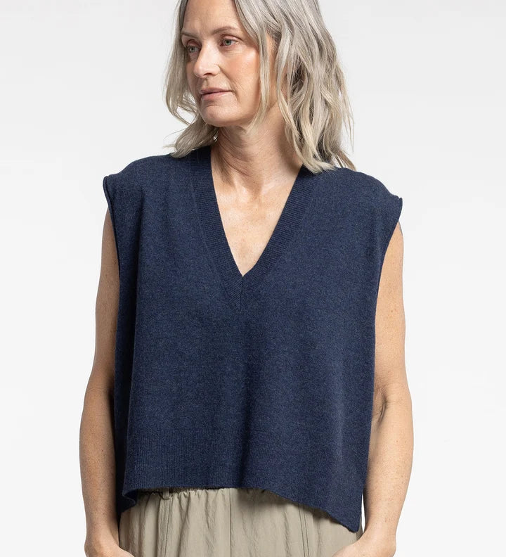 newlands-vinne-vest-Indigo-front2_720x_ad65d0ae-80a1-4085-84d3-a031b12a8602.webp