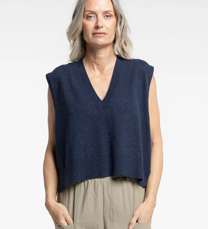 newlands-vinne-vest-Indigo-front_720x_dba61871-56d5-4e86-aa22-828f2da75577.webp
