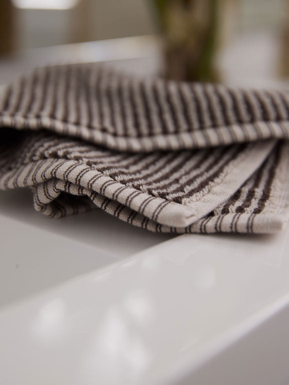 Citta Thin Stripe Cotton Face Cloth | Cocoa Bone
