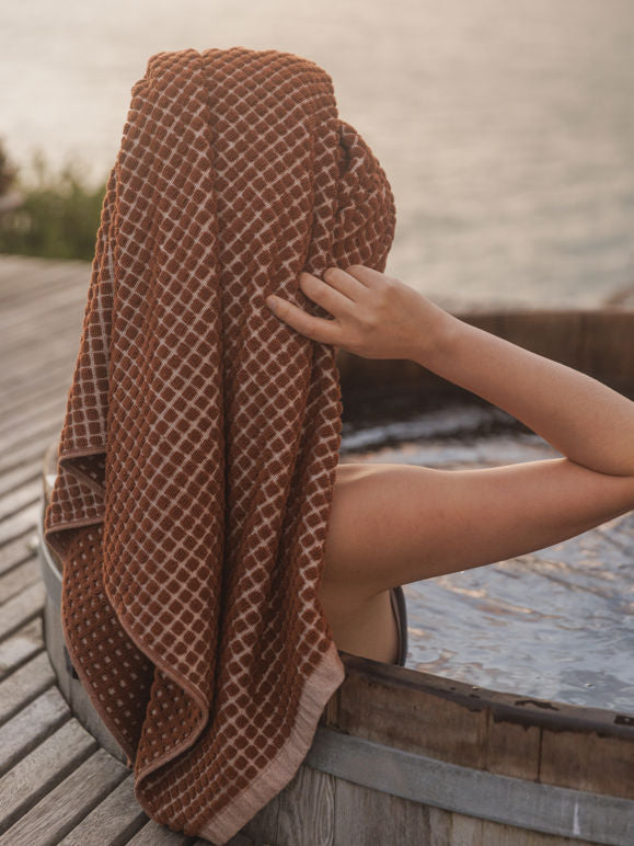 Citta Nero Bath Towel | Paprika Cream