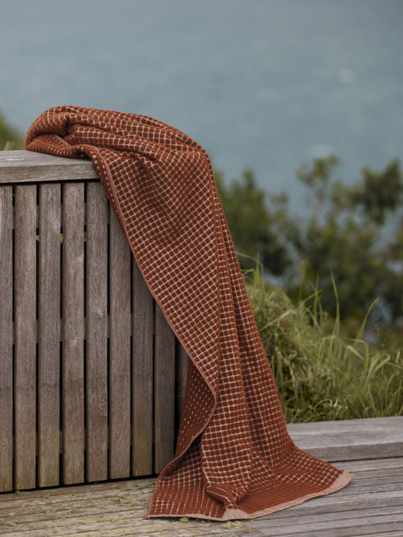 Citta Nero Bath Towel | Paprika Cream