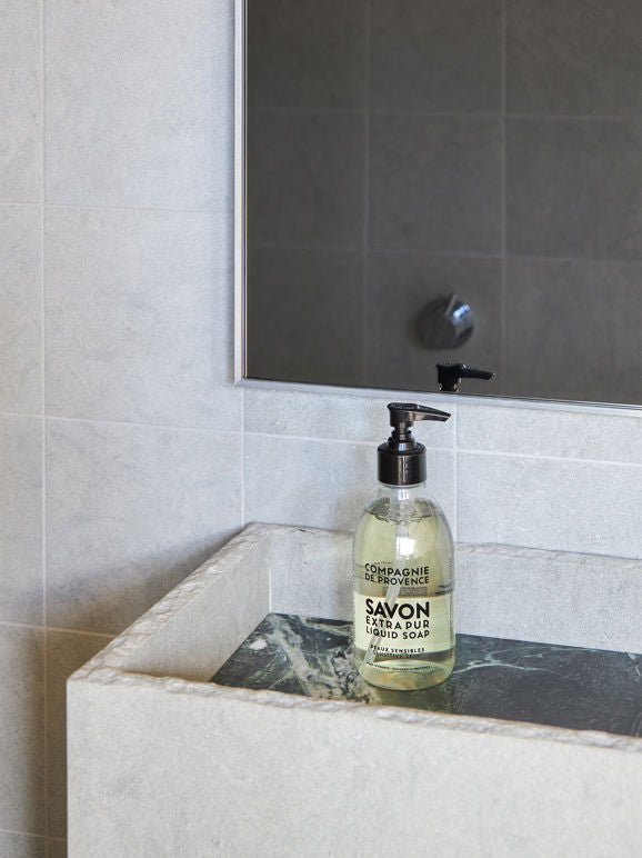 Compagnie de Provence Savon Liquid Marseille Soap | Sensitive Skin 300ml