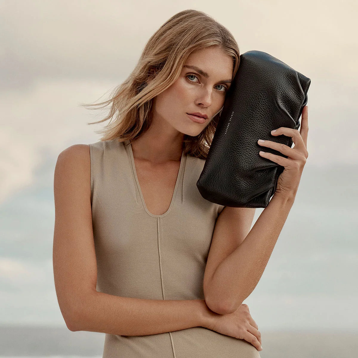 Status Anxiety The Moment Clutch | Black