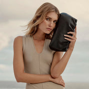 Status Anxiety The Moment Clutch | Black
