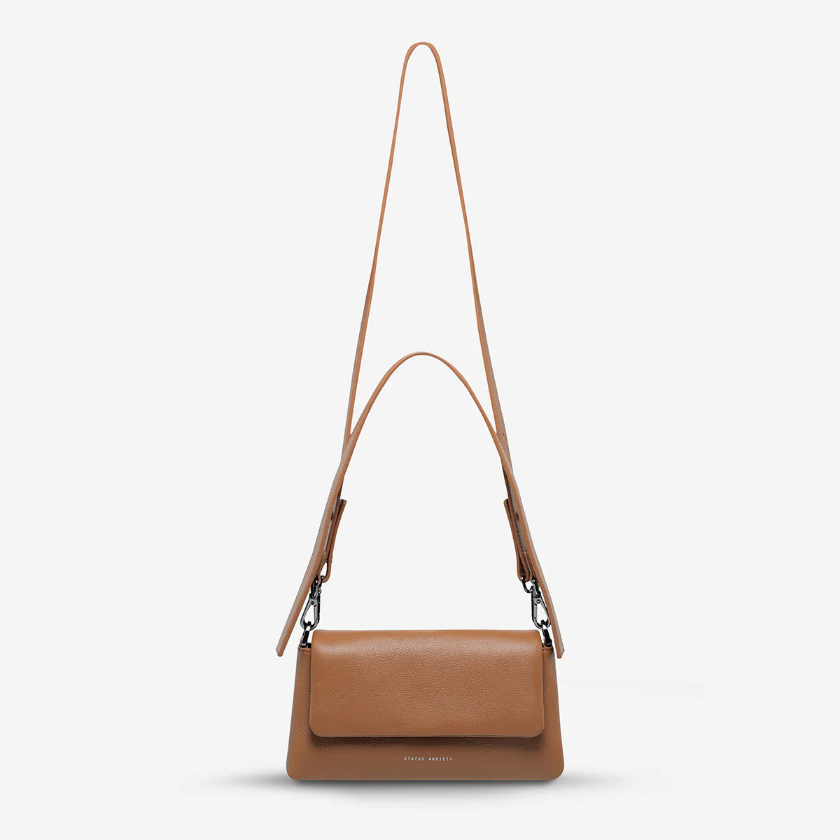 status-anxiety-bag-zenith-camel-front.webp