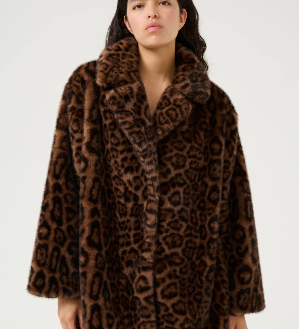 tiracoat-brownleopard-karenbysimonsen-treasurebox_5000x_ac9276d2-773b-4c32-a3a8-ef332cc916b7.webp