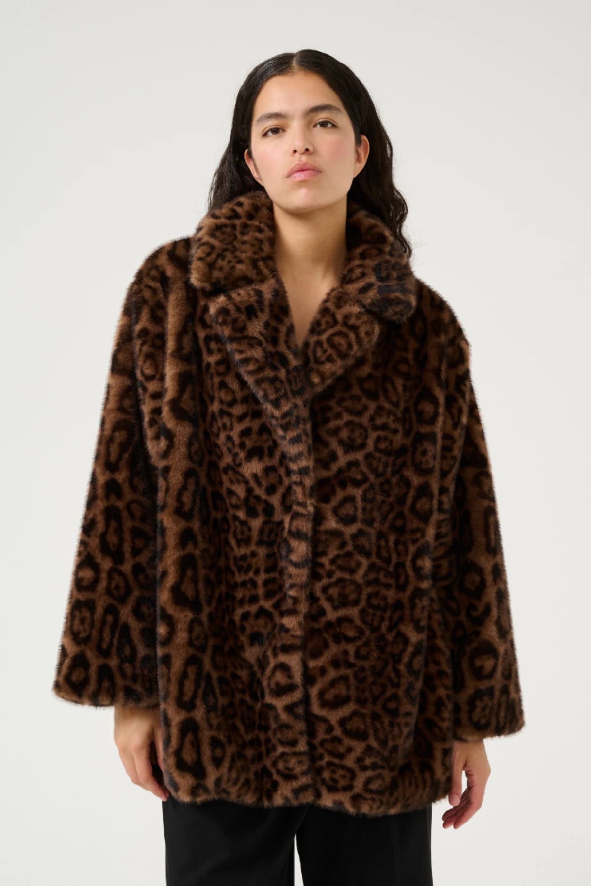 tiracoat-brownleopard-karenbysimonsen-treasurebox_5000x_ac9276d2-773b-4c32-a3a8-ef332cc916b7.webp