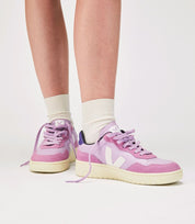 Veja V-90 Leather Sneaker | Orchid White