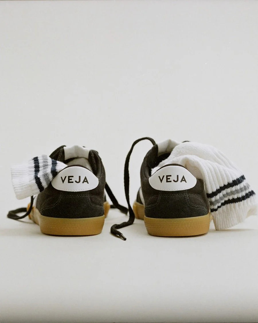 Veja Volley Pierre Leather Sneaker Unisex | Black White Natural Rubber